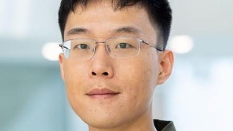 Rowland welcomes Fellow Zeguan Wang